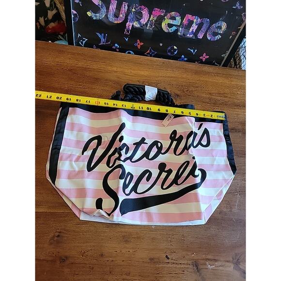 Victoria Secret Beach Tote Bag Weekender Striped Pink and White 2019. - Picture 6 of 10